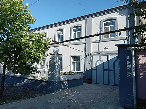 Satılır 8 otaqlı həyət evi 275 m² — Quba 8 otaq 275.00 m²