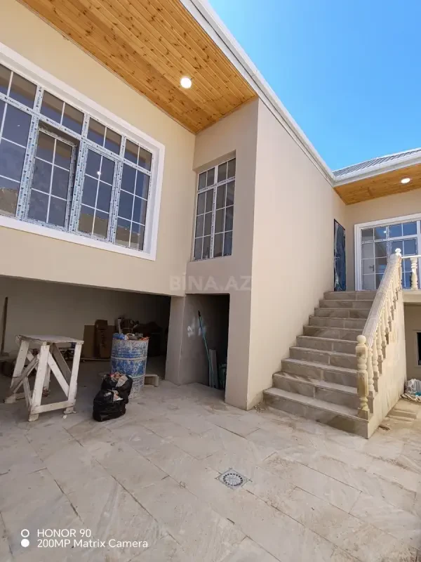 Satılır 3 otaqlı həyət evi 140 m²