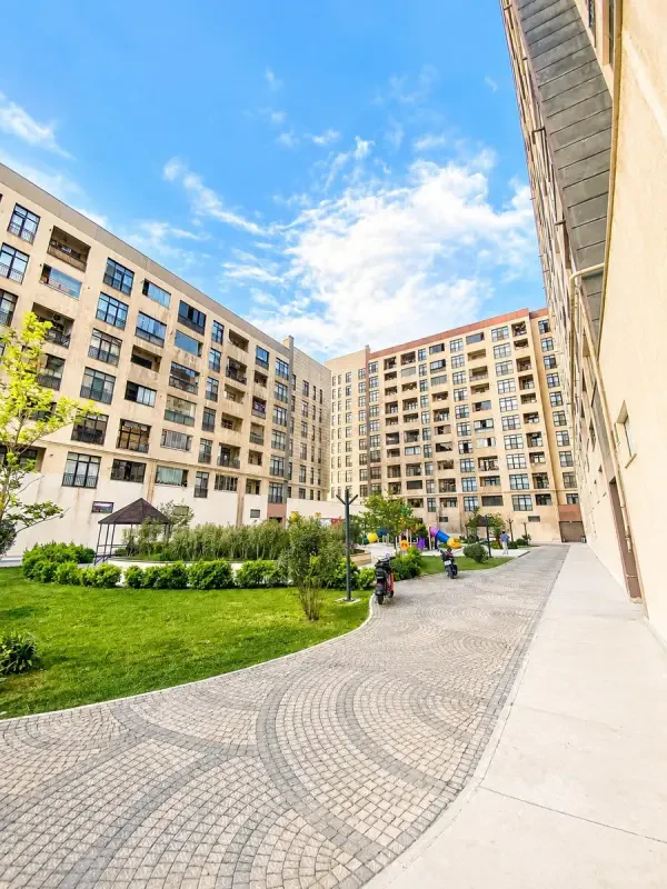 Satılır 3 otaqlı mənzil 101 m²