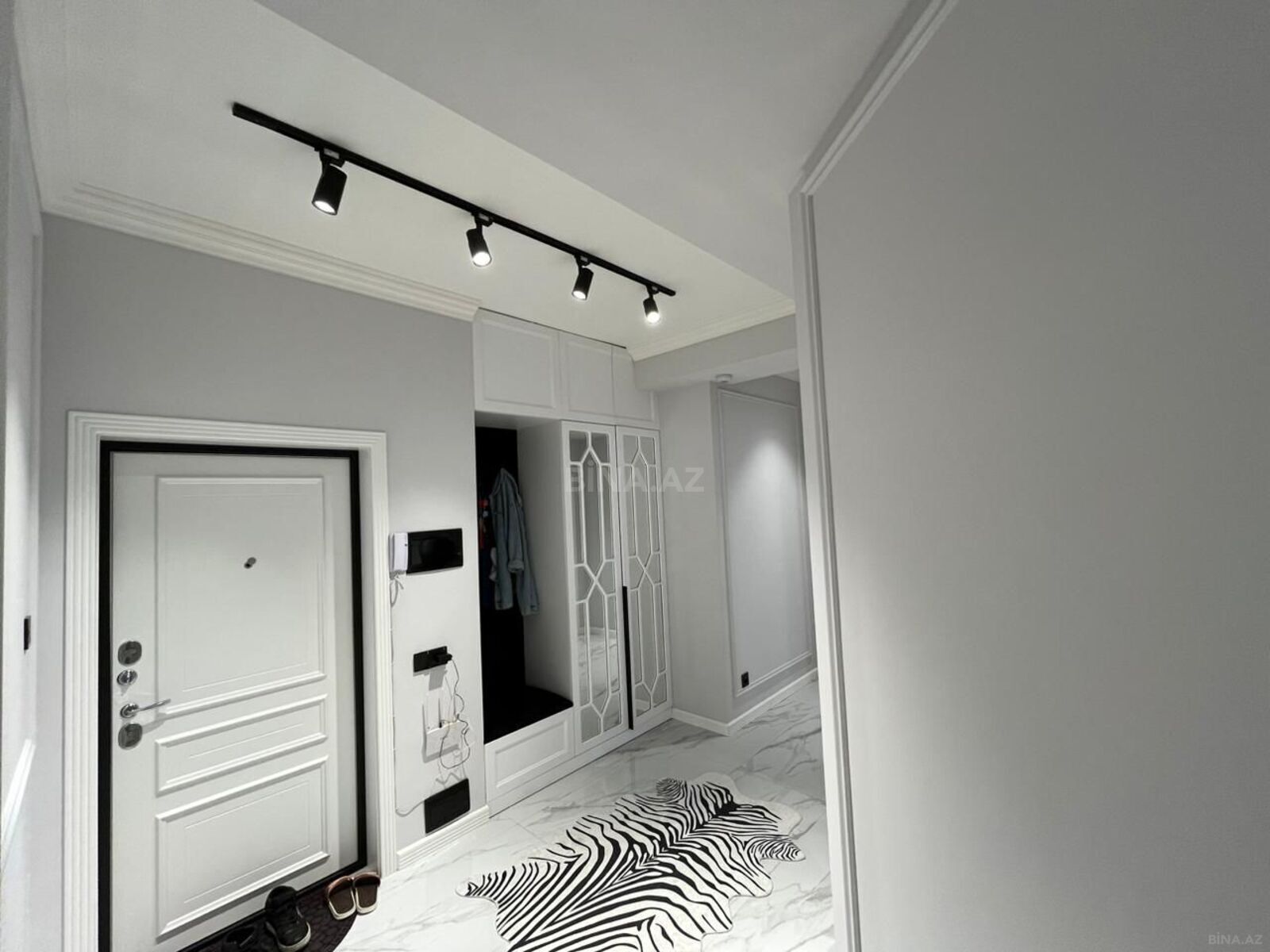 Kirayə verilir 3 otaqlı mənzil 120 m²