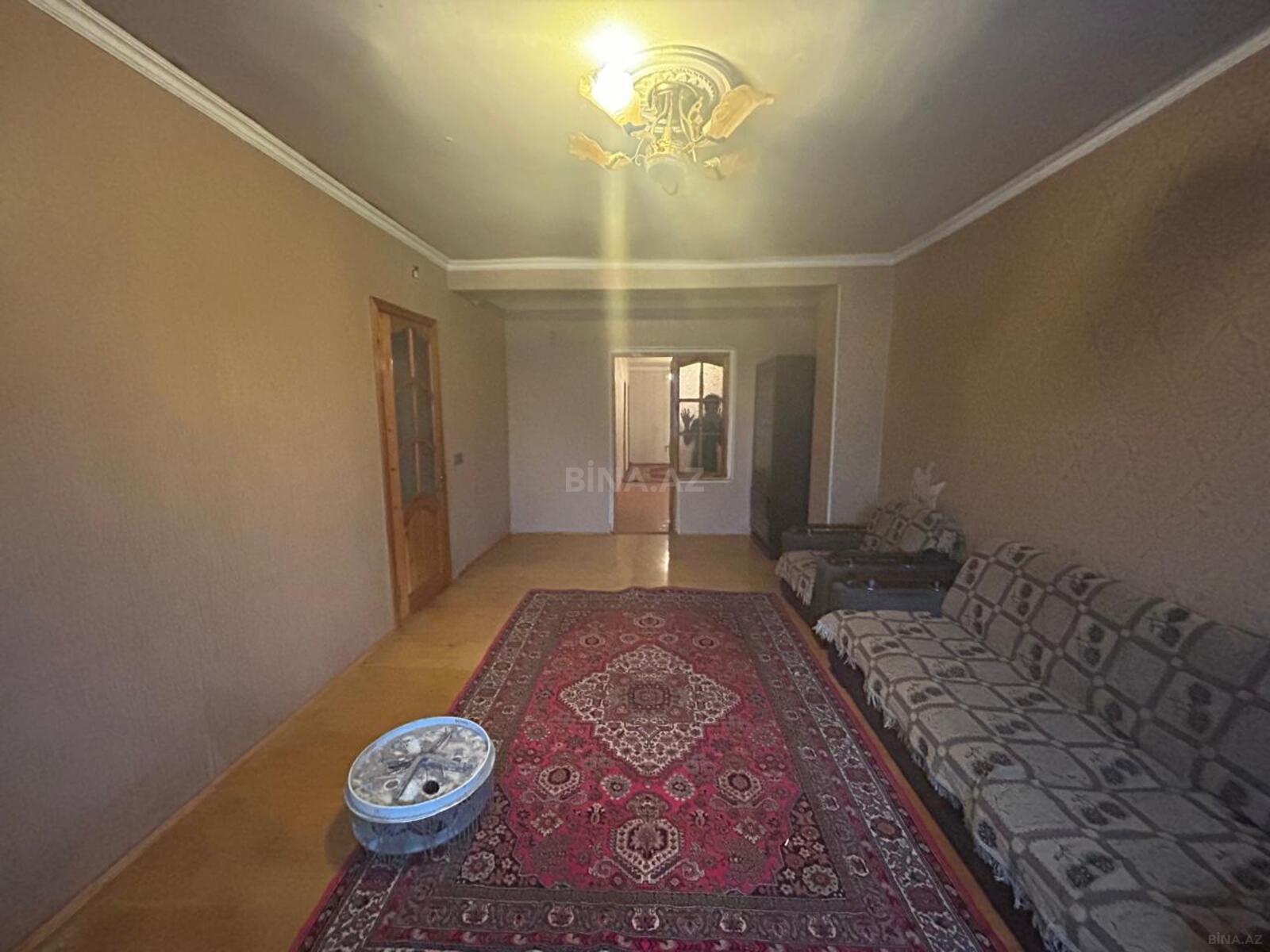 Satılır 5 otaqlı mənzil 40 m²