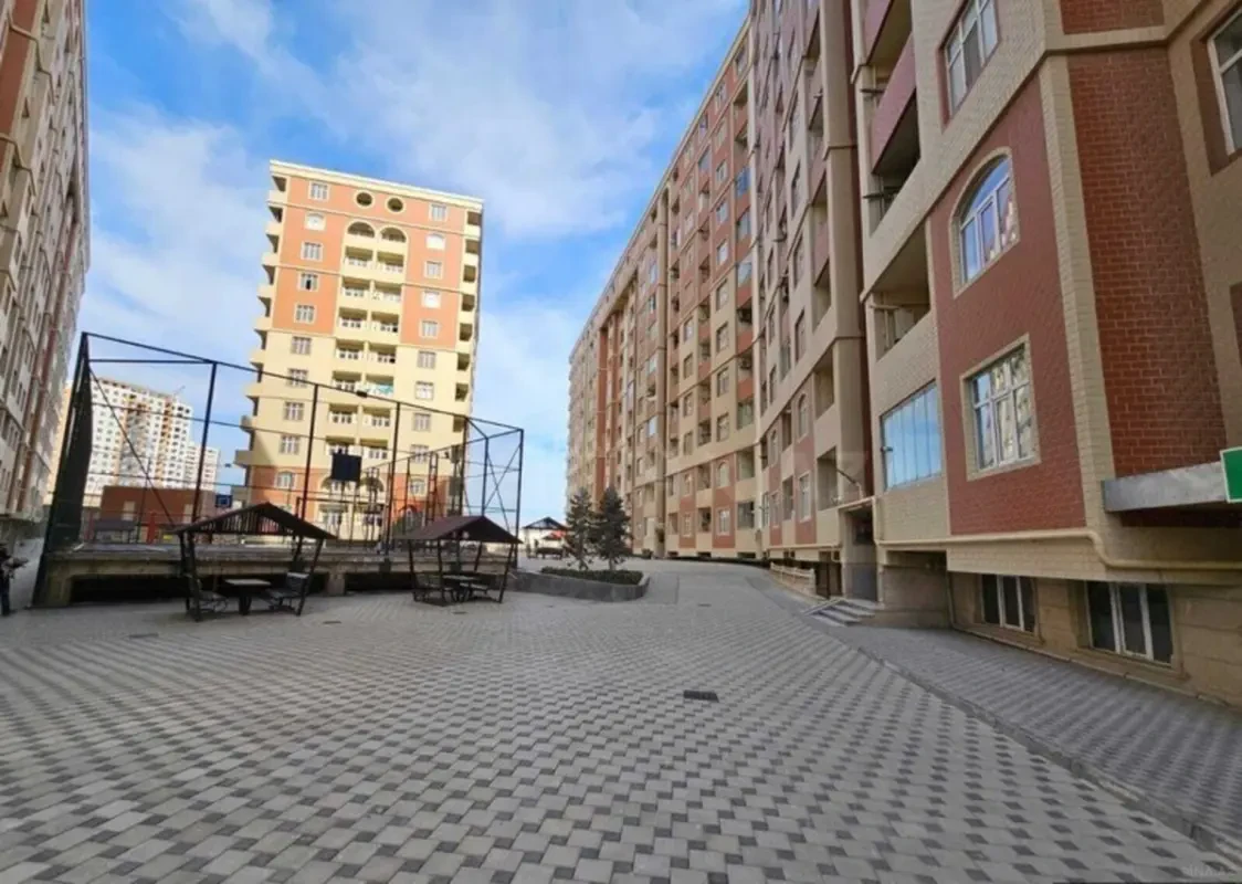 Kirayə verilir 2 otaqlı mənzil 50 m²