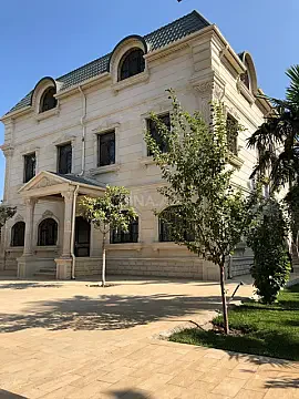 Satılır 9 otaqlı həyət evi 650 m² — Bakı, Şağan 9 otaq 650.00 m²