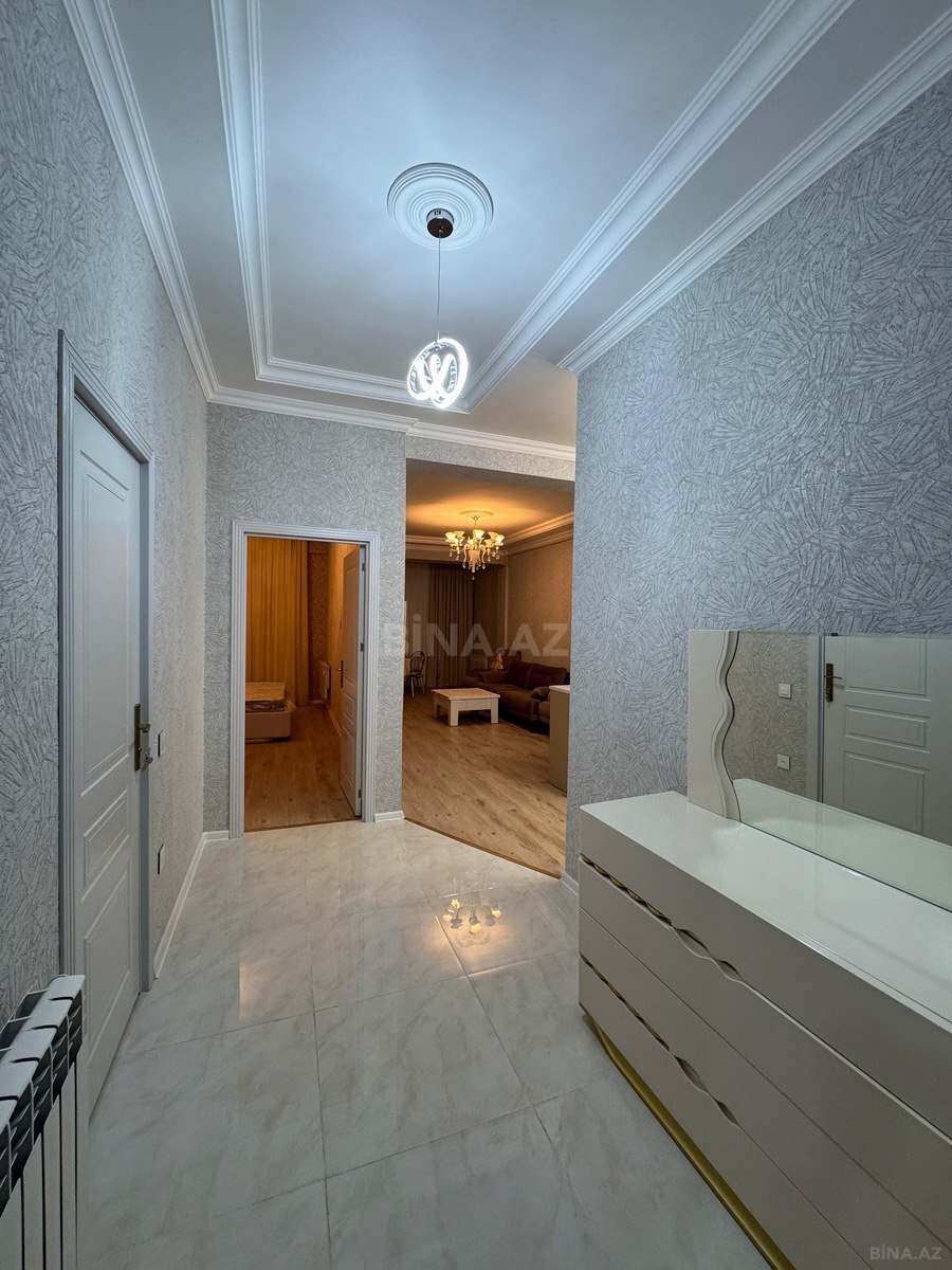 Kirayə verilir 2 otaqlı mənzil 77 m²