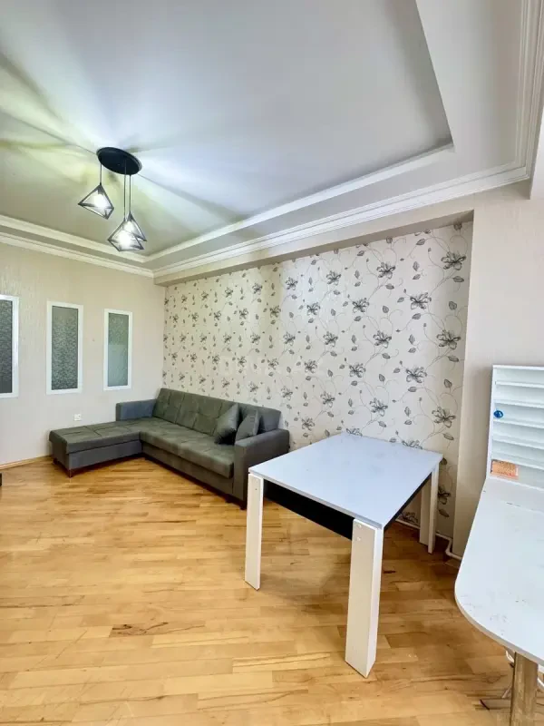 Satılır 2 otaqlı mənzil 58 m²