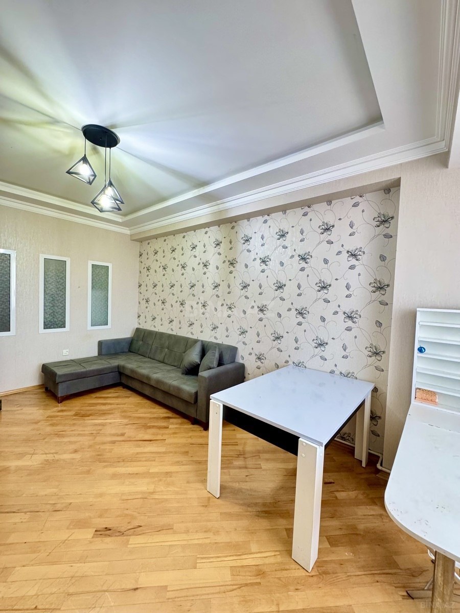 Satılır 2 otaqlı mənzil 58 m²