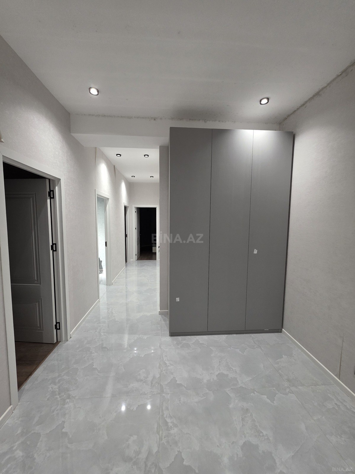 Kirayə verilir 3 otaqlı mənzil 102 m²
