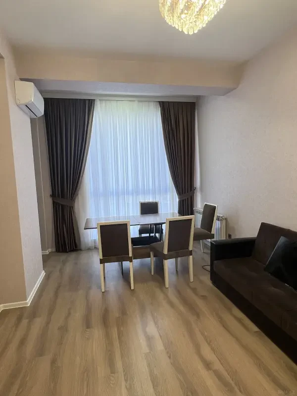 Kirayə verilir 2 otaqlı mənzil 70 m²