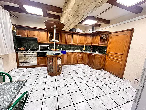 Kirayə verilir 3 otaqlı mənzil 95 m² — Bakı 3 otaq 95.00 m²