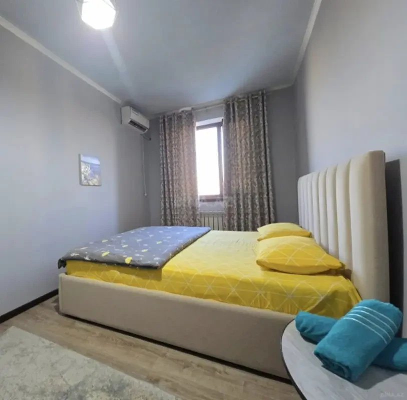 Kirayə verilir 2 otaqlı mənzil 72 m²