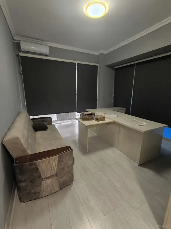 Kirayə verilir 5 otaqlı ofis 180 m²