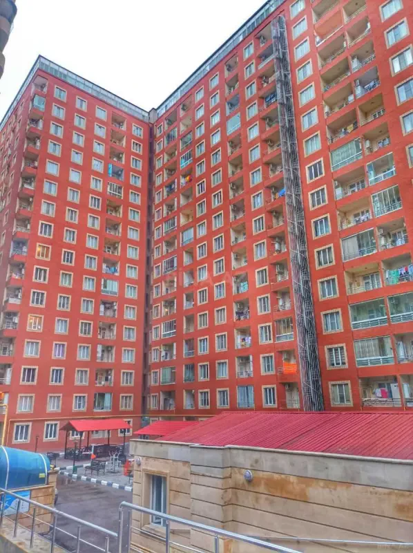 Satılır 2 otaqlı mənzil 69 m²