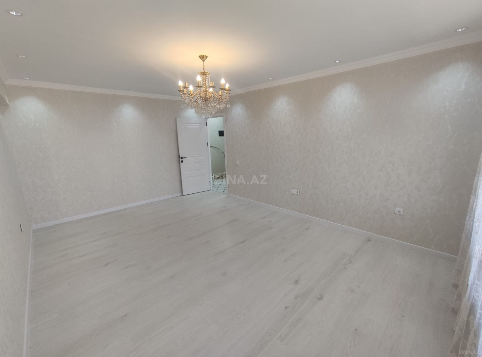Kirayə verilir 2 otaqlı mənzil 80 m²