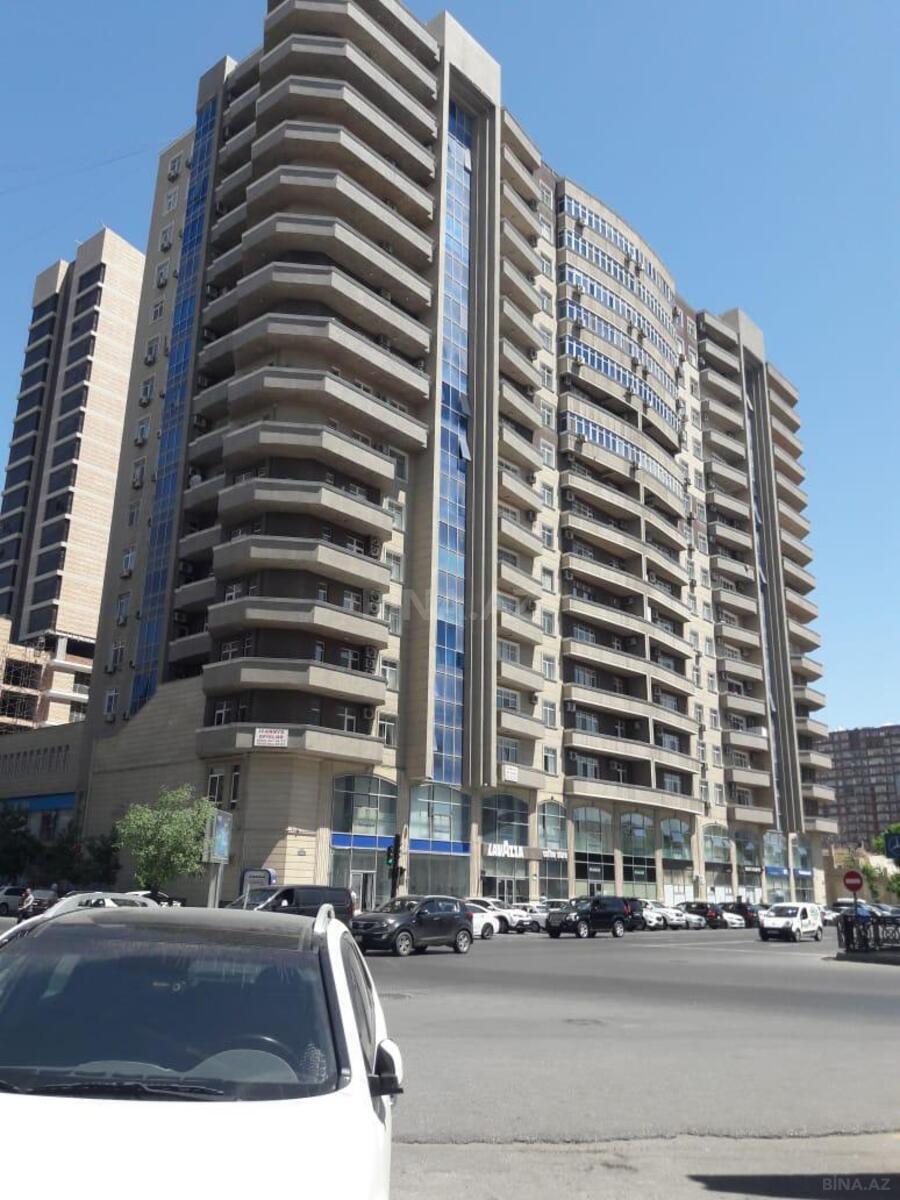 Satılır 3 otaqlı mənzil 155 m²