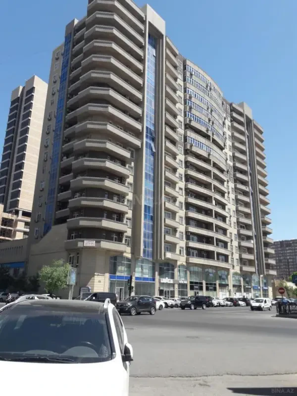 Satılır 3 otaqlı mənzil 155 m²