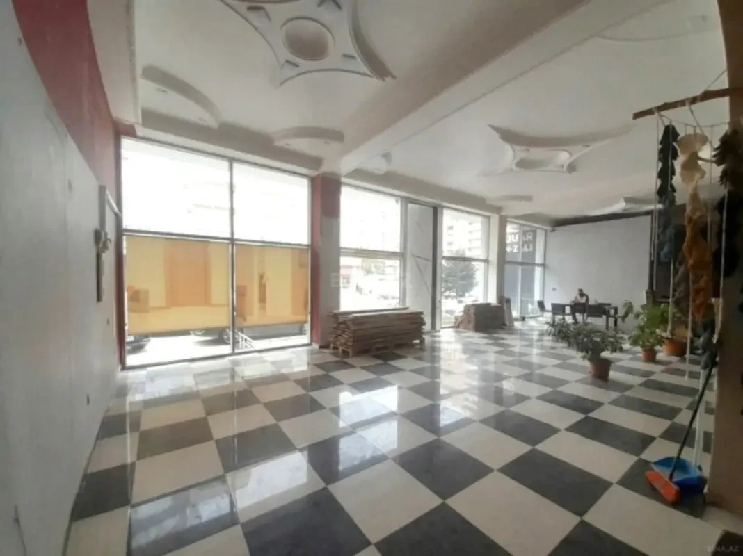 Kirayə verilir obyekt 270 m²