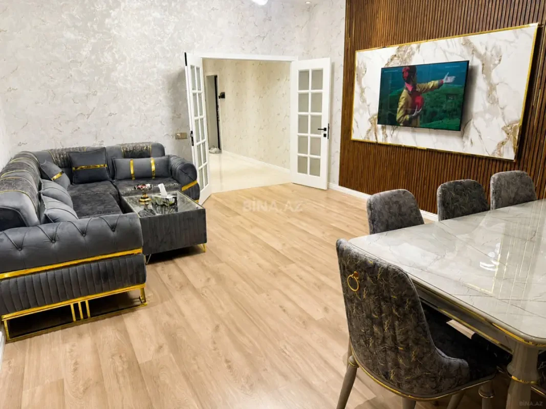 Satılır 3 otaqlı mənzil 130 m²