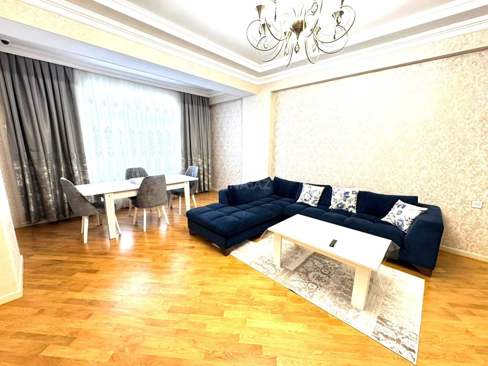 Kirayə verilir 2 otaqlı mənzil 105 m²