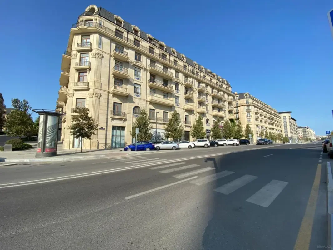 Satılır 3 otaqlı mənzil 157 m²