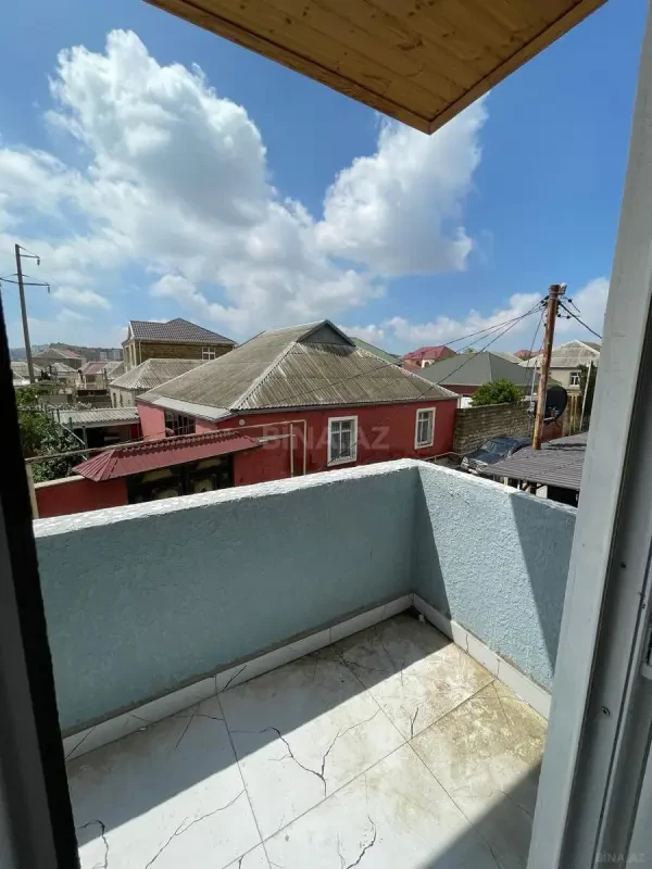 Satılır 4 otaqlı mənzil 130 m²