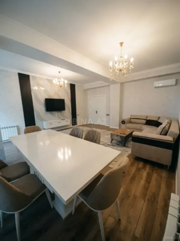 Kirayə verilir 3 otaqlı mənzil 140 m²
