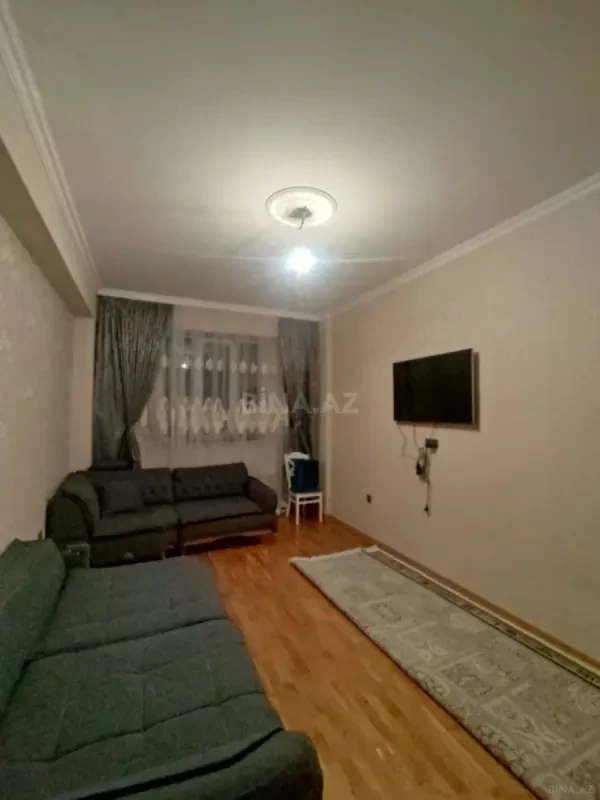 Kirayə verilir 2 otaqlı mənzil 75 m²