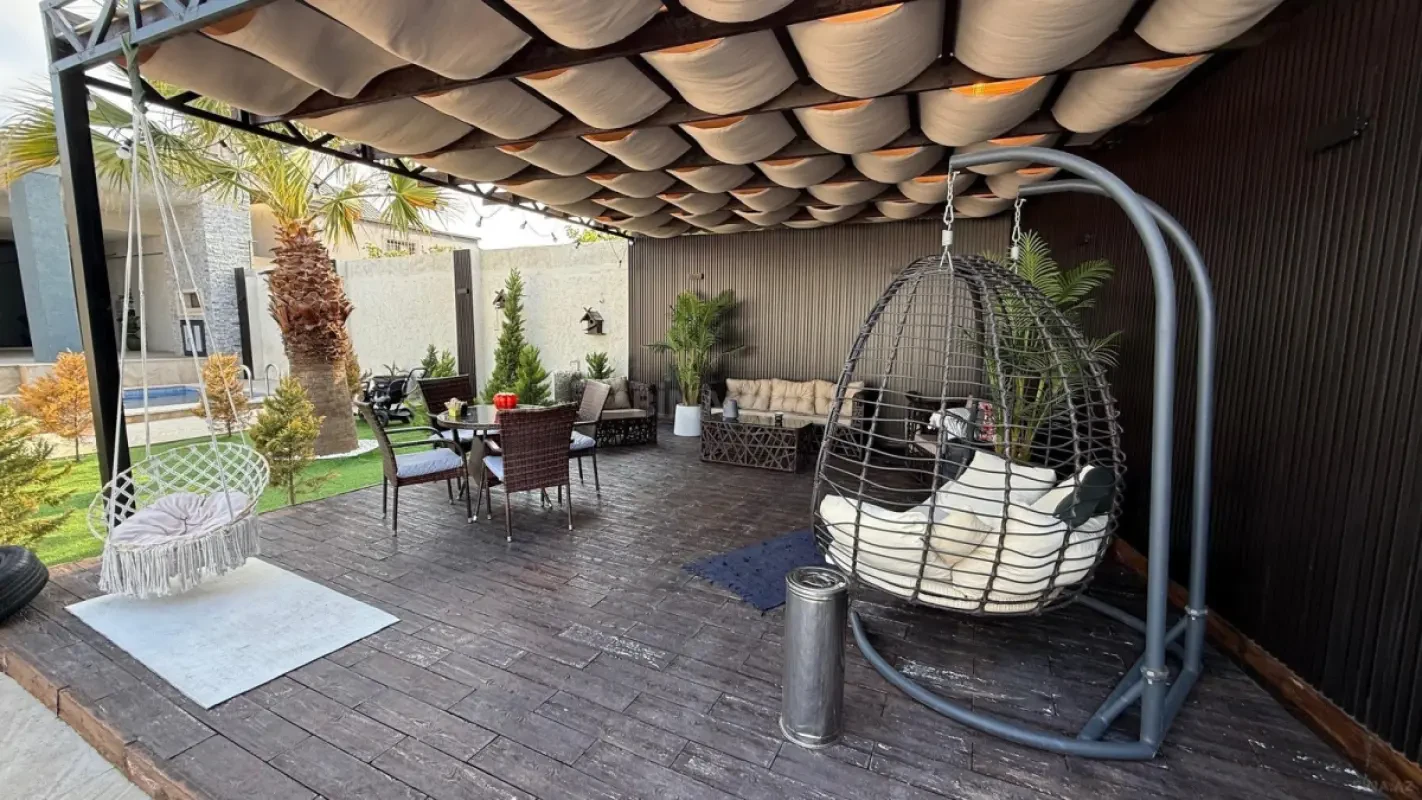 Kirayə verilir 6 otaqlı həyət evi 240 m²