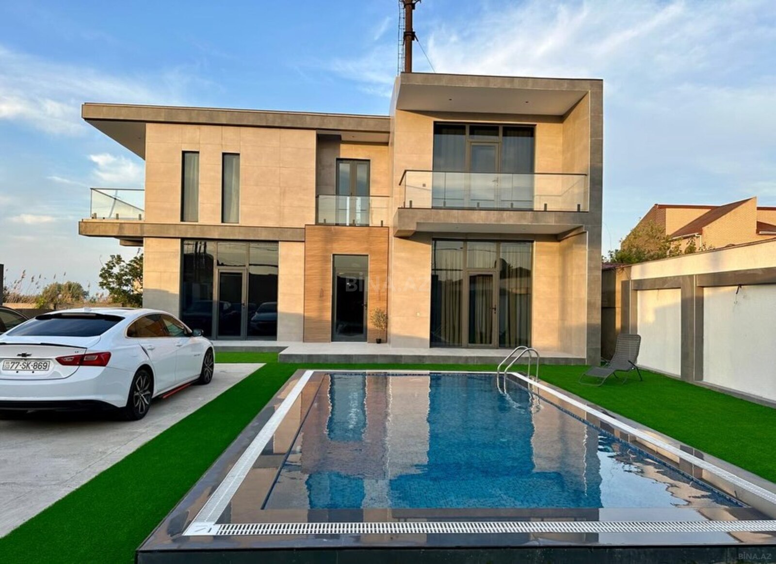 Kirayə verilir 6 otaqlı həyət evi 300 m²