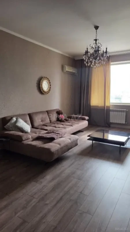 Satılır 3 otaqlı mənzil 162 m²