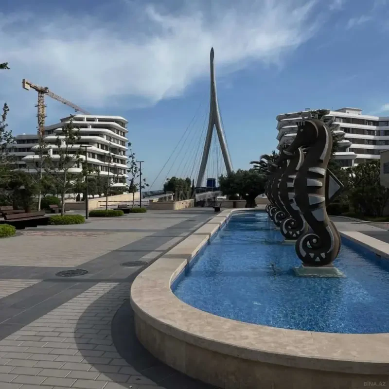Satılır 5 otaqlı mənzil 262 m²