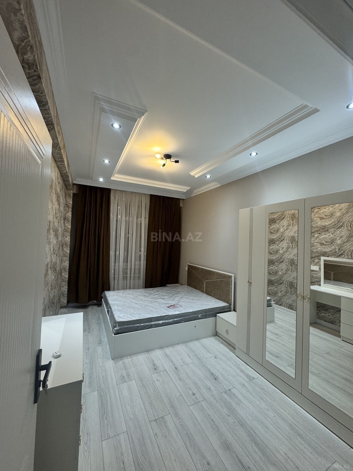 Kirayə verilir 2 otaqlı mənzil 60 m²