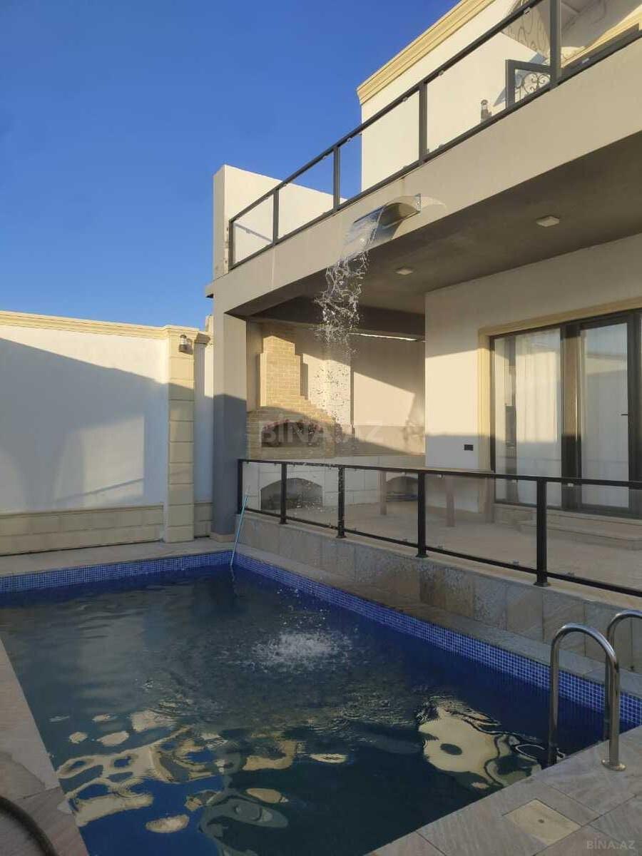 Satılır 5 otaqlı mənzil 240 m²