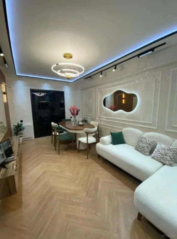 Satılır 2 otaqlı mənzil 60 m²