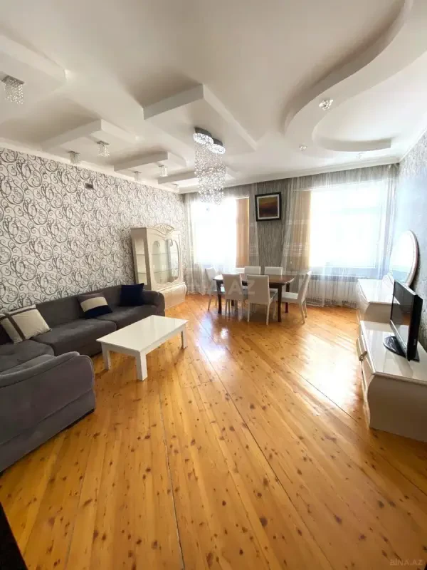 Kirayə verilir 3 otaqlı mənzil 120 m²
