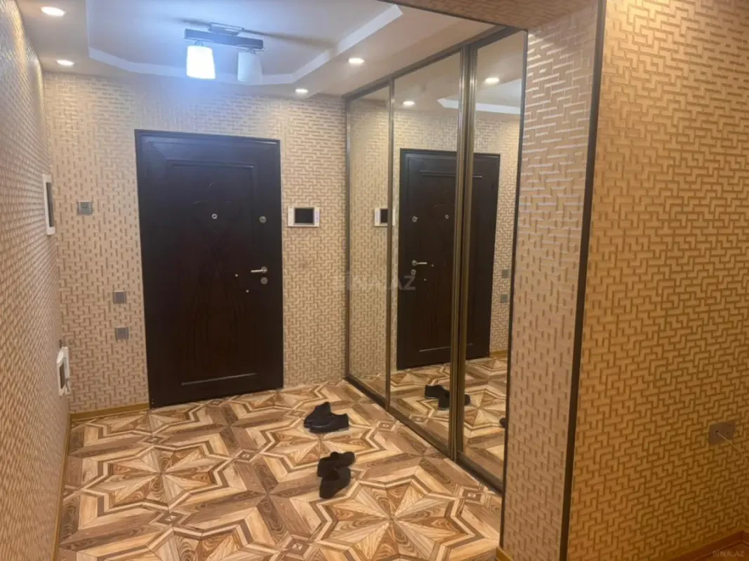 Kirayə verilir 3 otaqlı mənzil 137 m²