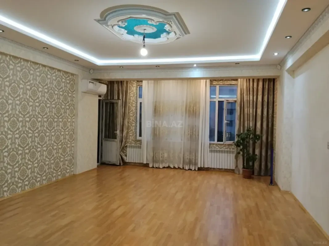 Kirayə verilir 3 otaqlı mənzil 145 m²