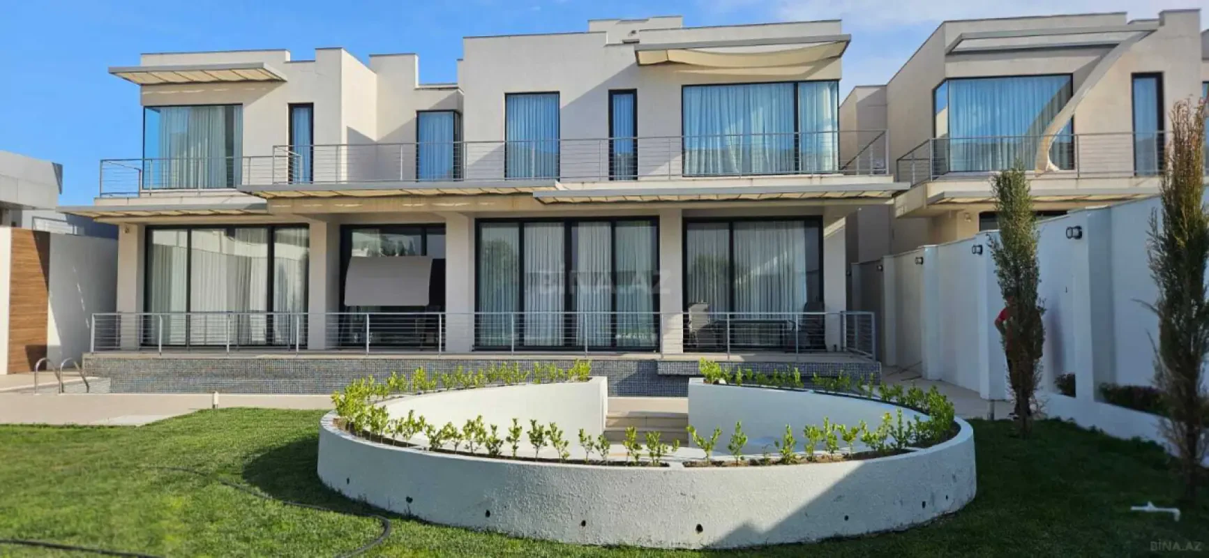 Satılır 7 otaqlı həyət evi 600 m²