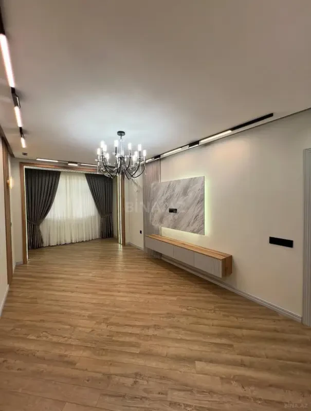 Satılır 4 otaqlı mənzil 110 m²