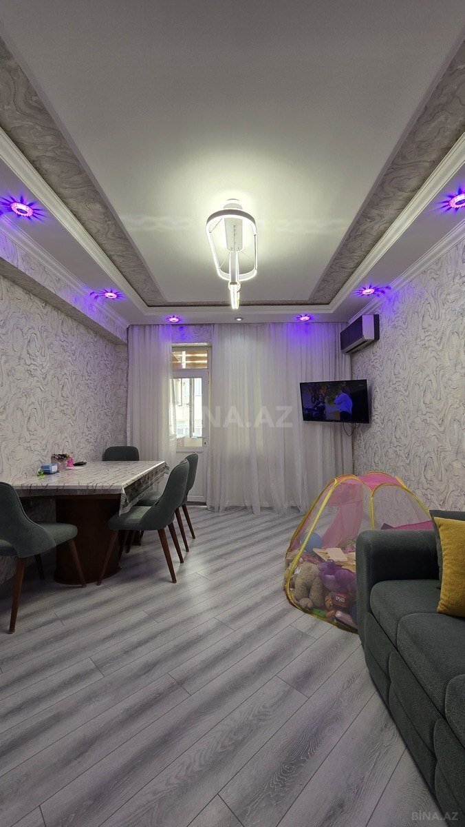 Satılır 2 otaqlı mənzil 53 m²