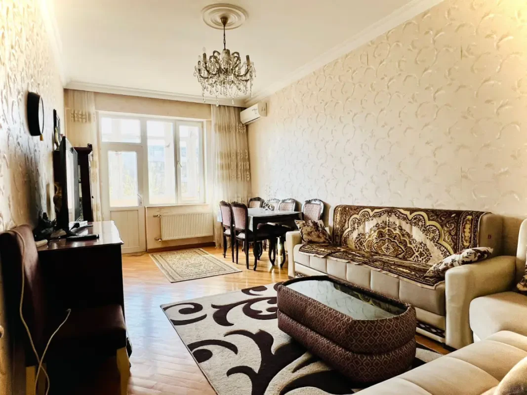 Satılır 2 otaqlı mənzil 78 m²