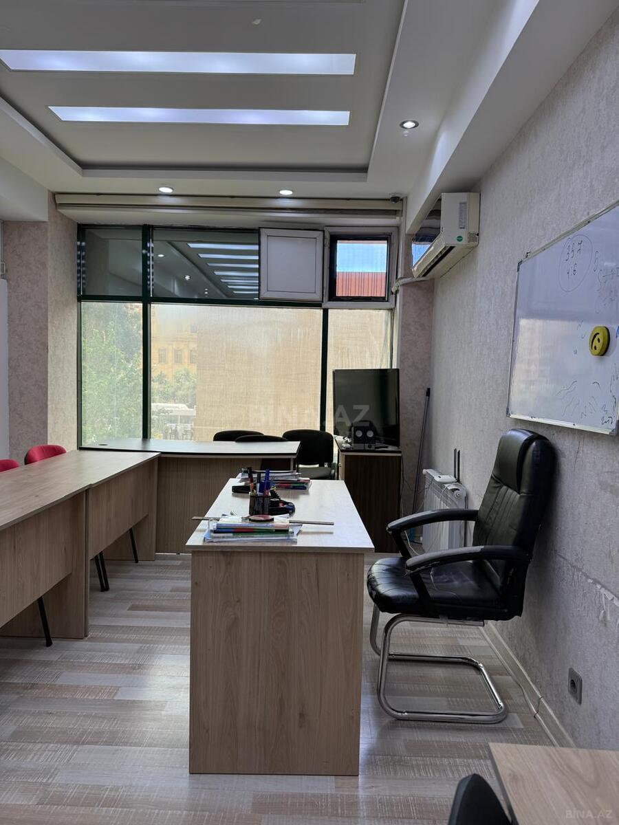 Kirayə verilir 3 otaqlı ofis 67 m²