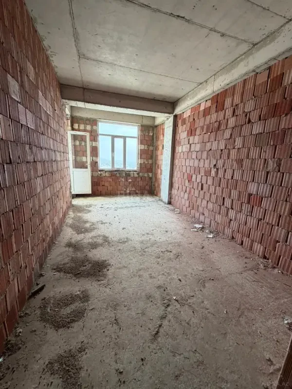Satılır 2 otaqlı mənzil 94 m²