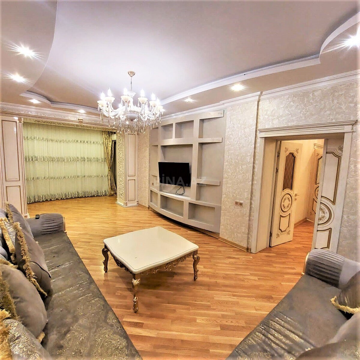 Kirayə verilir 3 otaqlı mənzil 105 m²