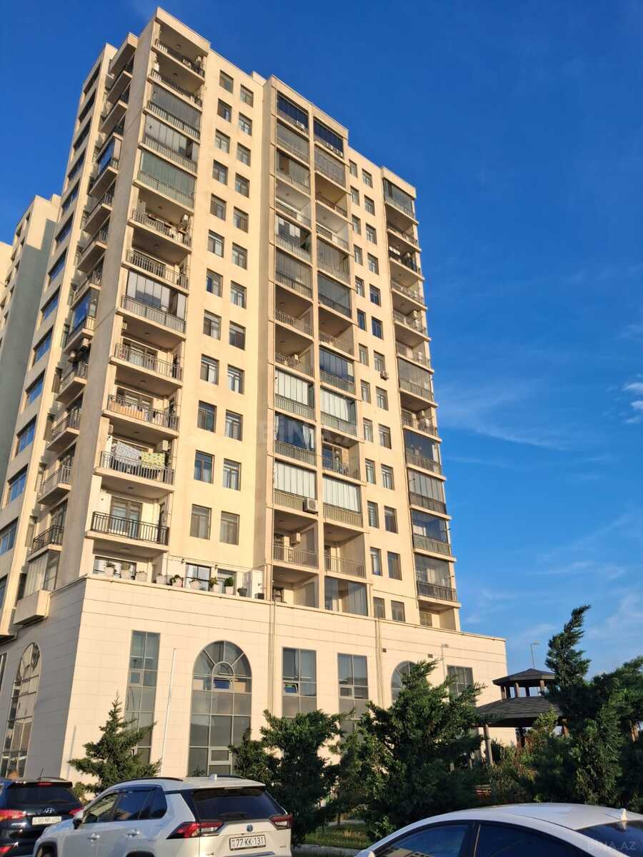 Satılır 5 otaqlı mənzil 396.7 m²