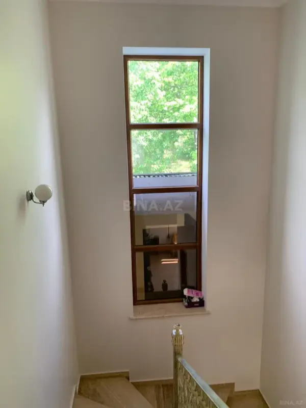 Satılır 5 otaqlı həyət evi 200 m²