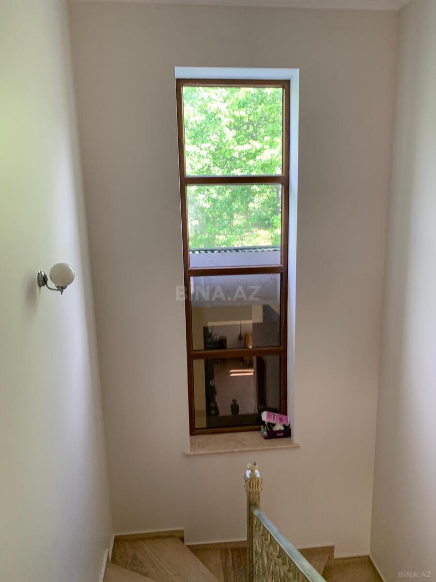 Satılır 5 otaqlı həyət evi 200 m²