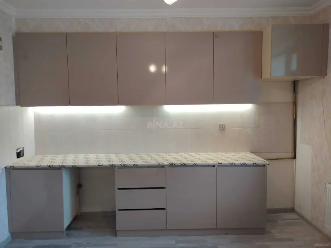 Satılır 4 otaqlı mənzil 110 m²