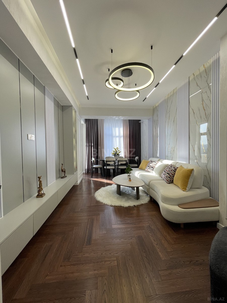 Satılır 3 otaqlı mənzil 102 m²