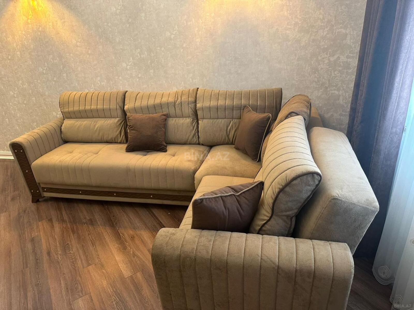 Kirayə verilir 2 otaqlı mənzil 87 m²