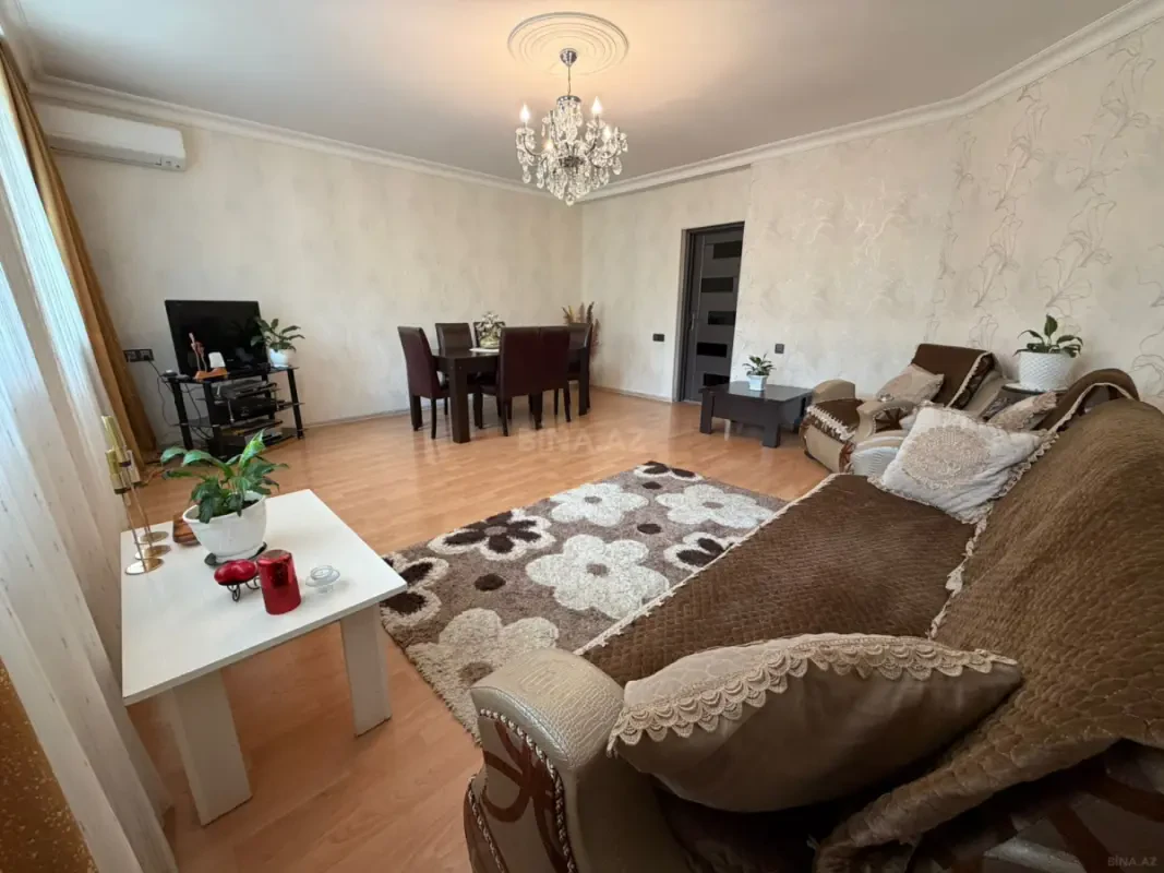 Satılır 4 otaqlı mənzil 118 m²